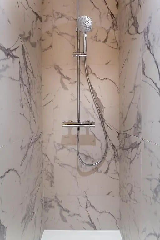 Arbre Sec - T2 - Meuble Tres Calme Apartment Lyon France