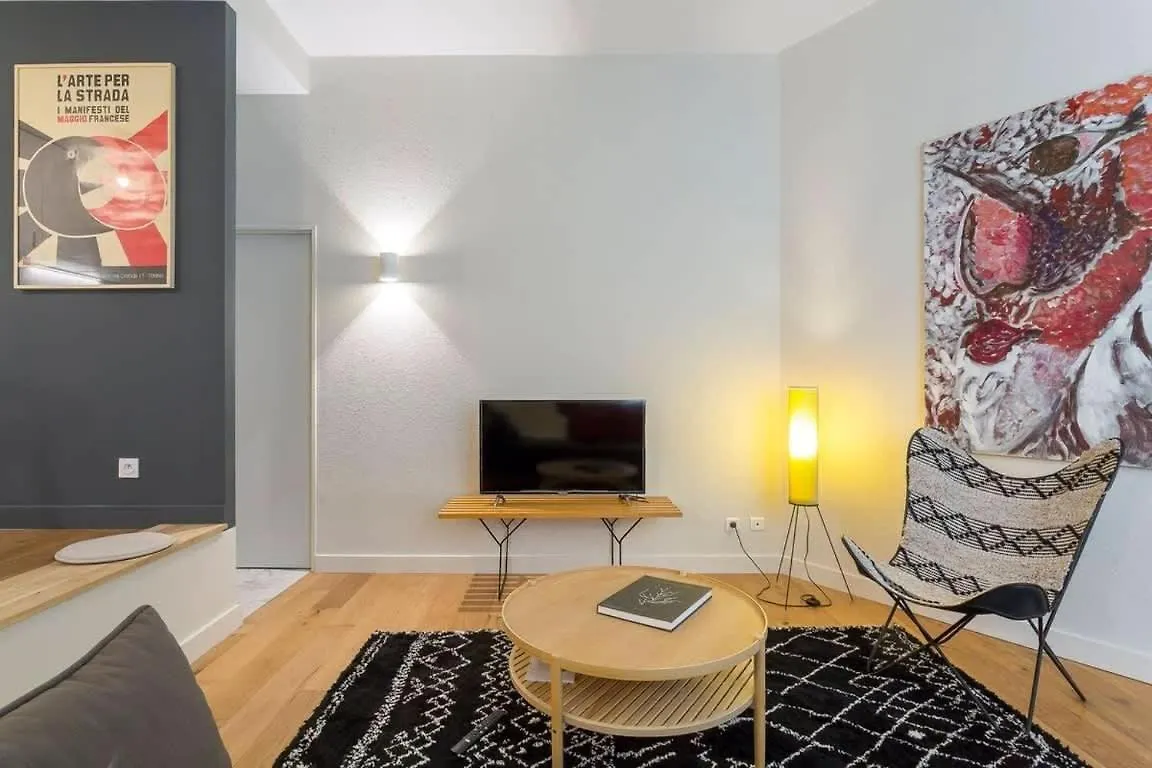 Arbre Sec - T2 - Meuble Tres Calme Apartment Lyon 0*,